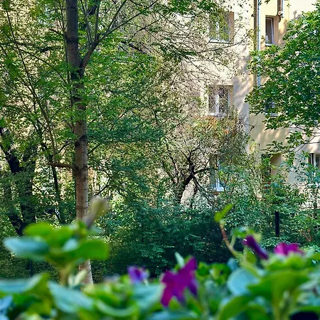 - Karlin * Prague